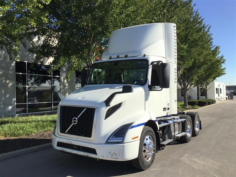 2020 Volvo VNR 300