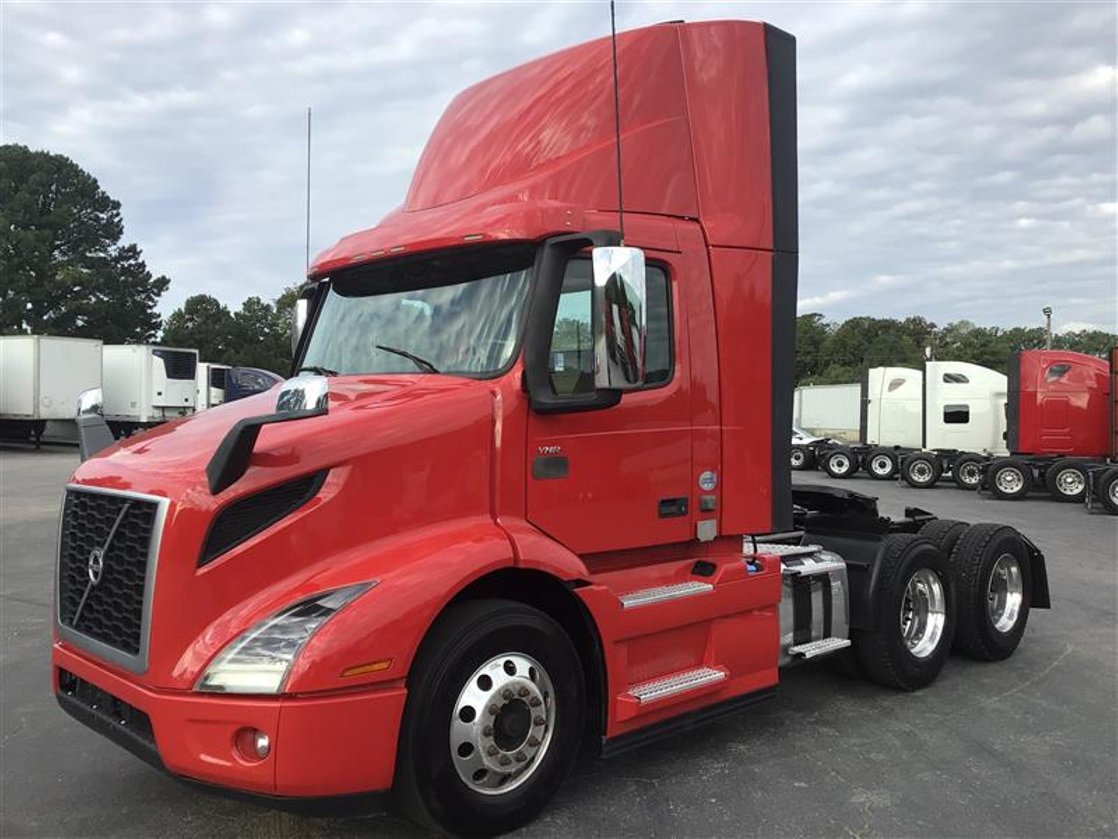 2020 Volvo VNR 300