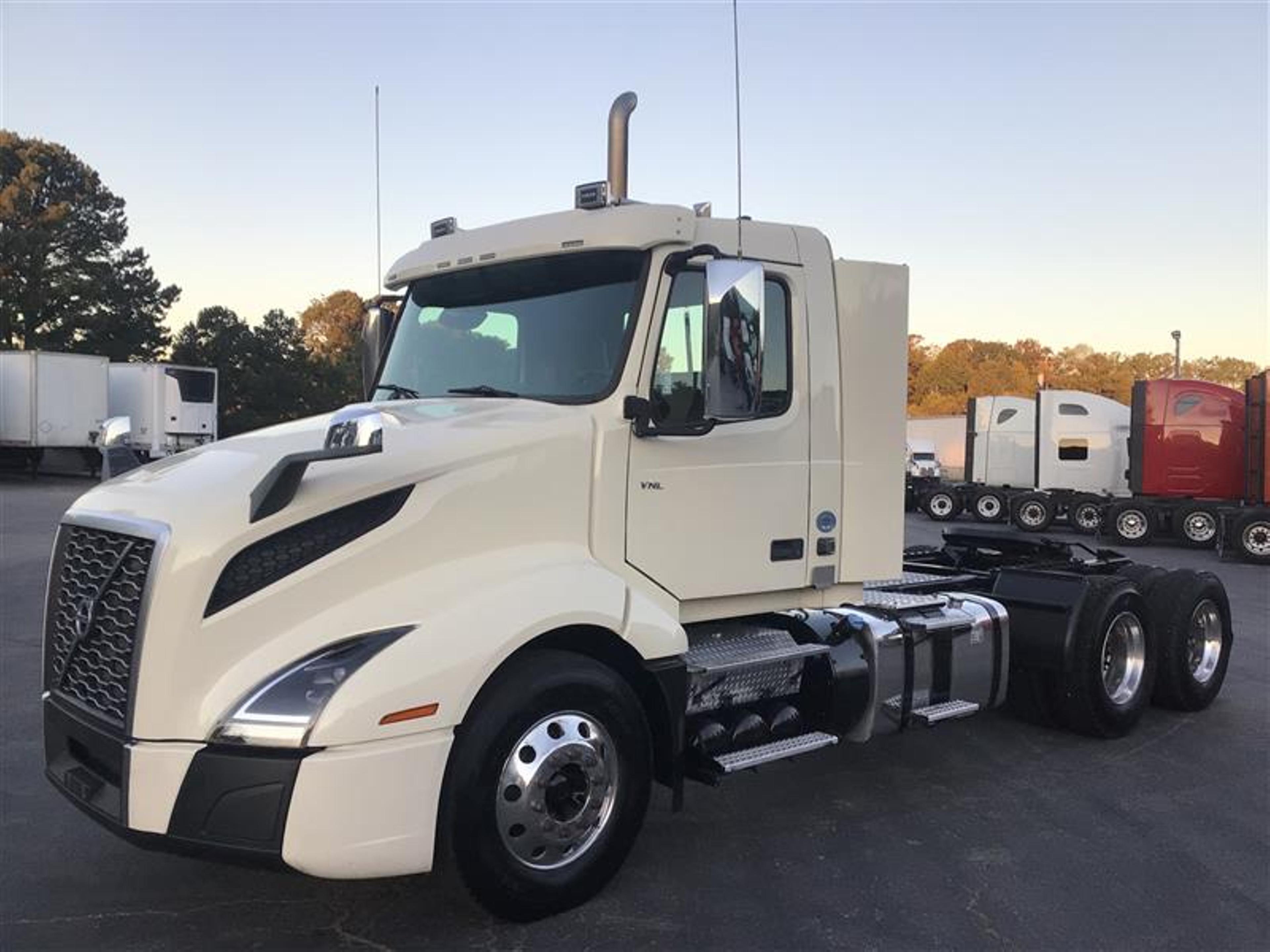 2020 Volvo VNL 300