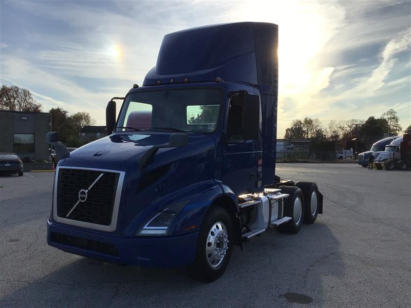 2020 Volvo VNR 300