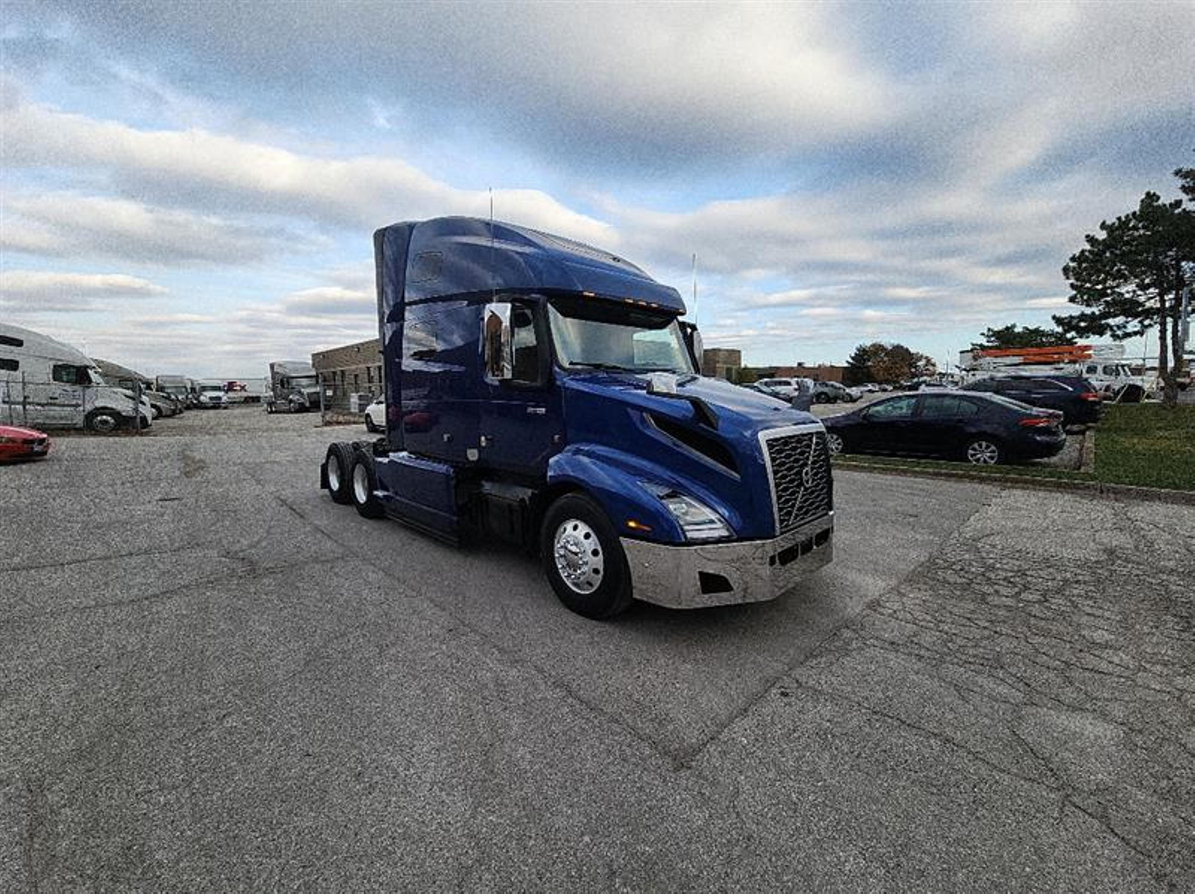 2022 Volvo VNL 760