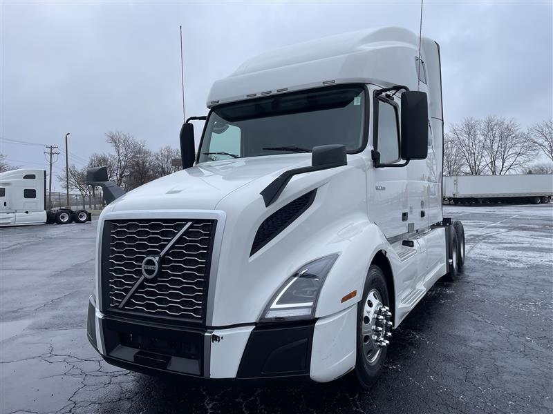 2021 Volvo VNL64T760