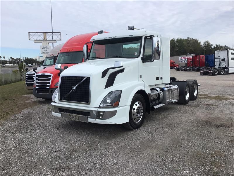 2017 Volvo VNL 300