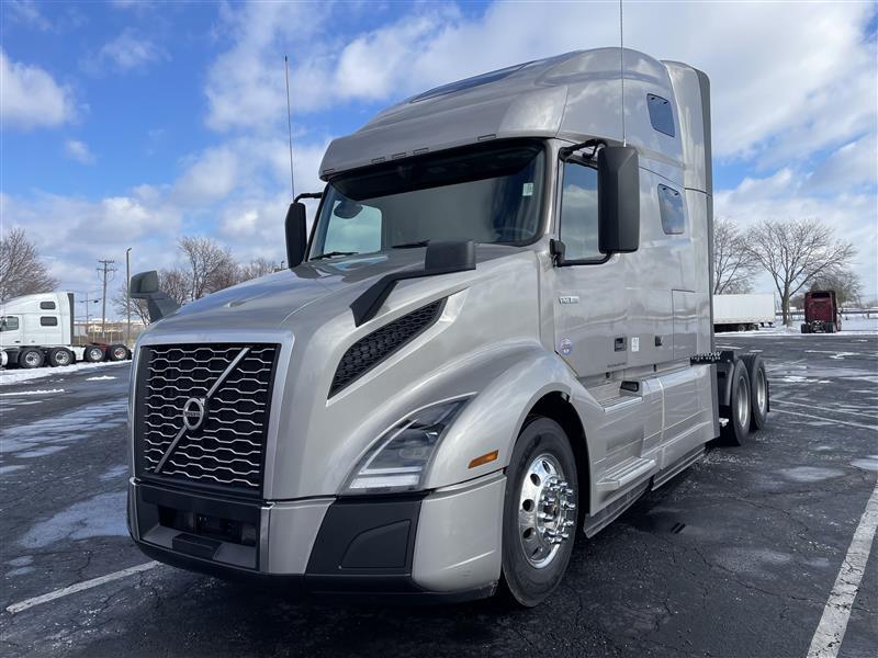 2021 Volvo VNL64T760