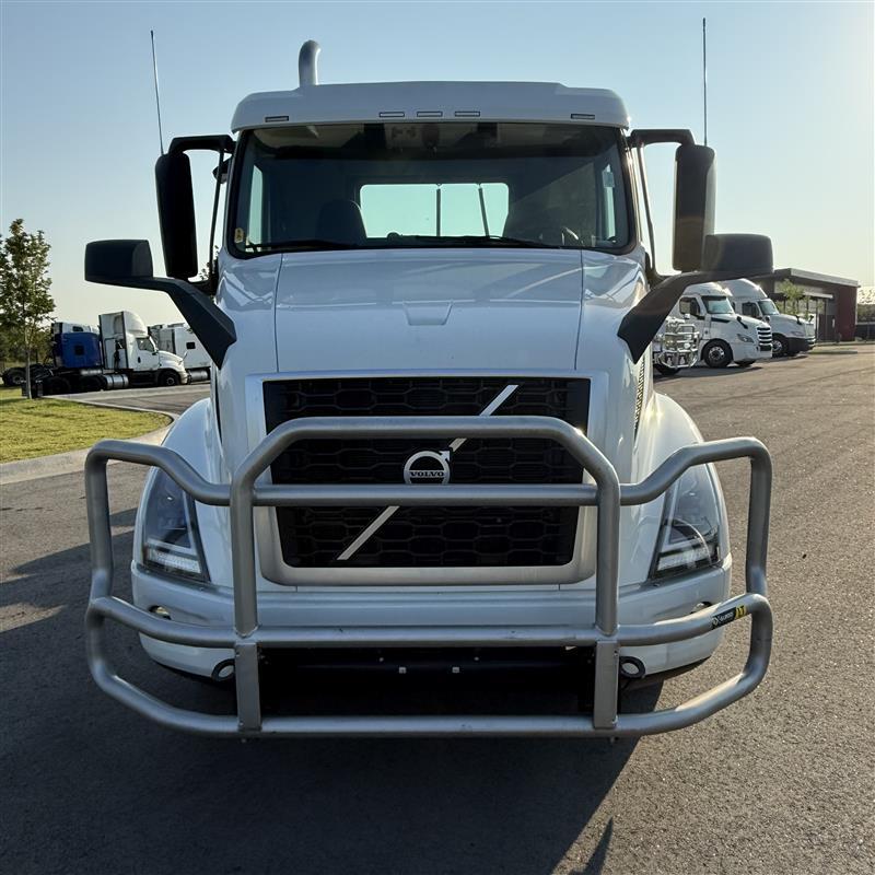 2024 Volvo VOLVO VNR64T DAY CAB