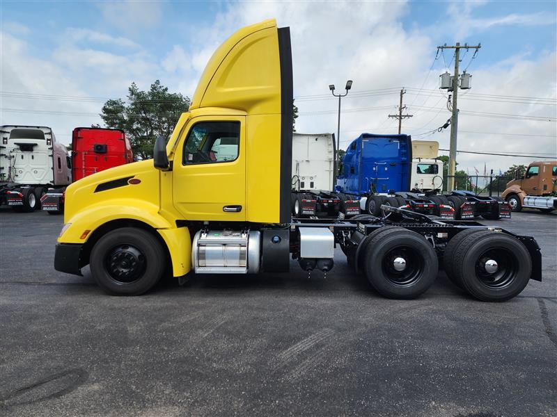 2023 Peterbilt 579