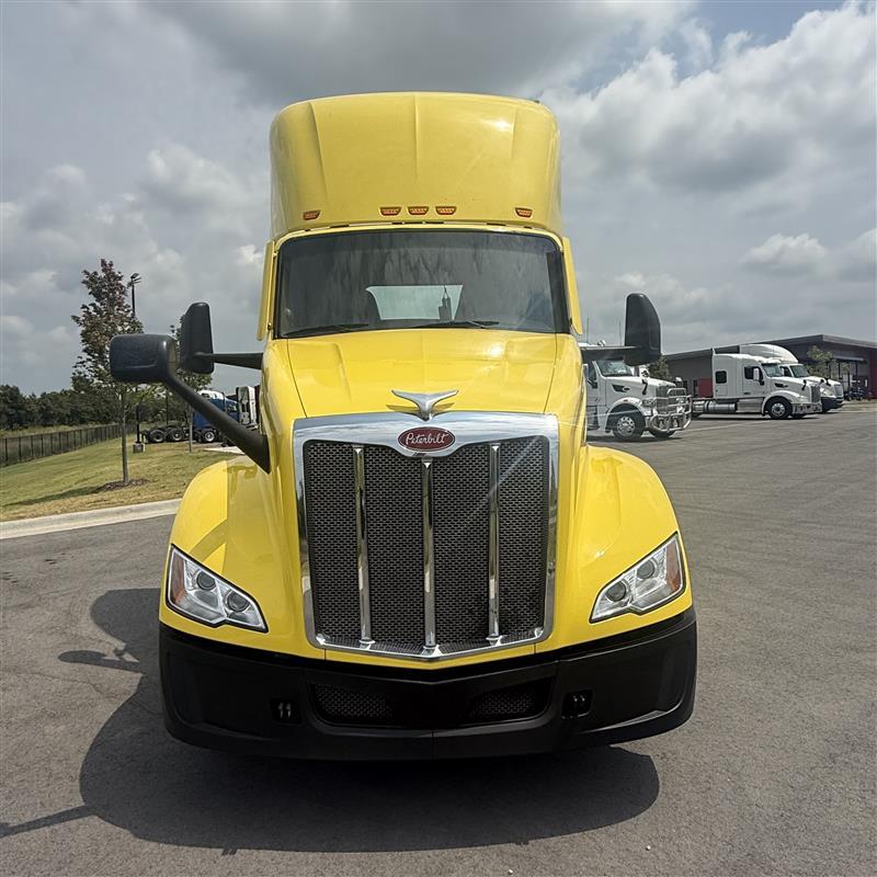 2023 Peterbilt 579