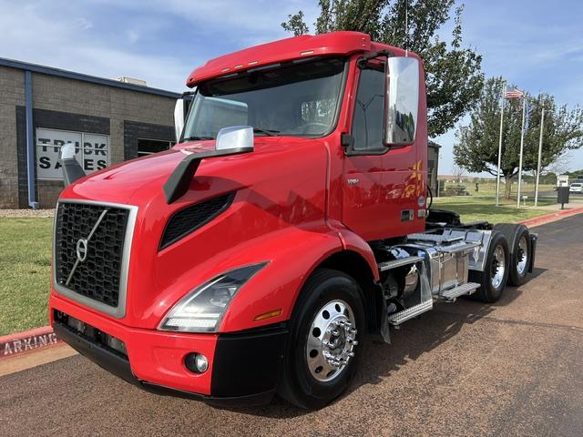 2022 Volvo VNR 300