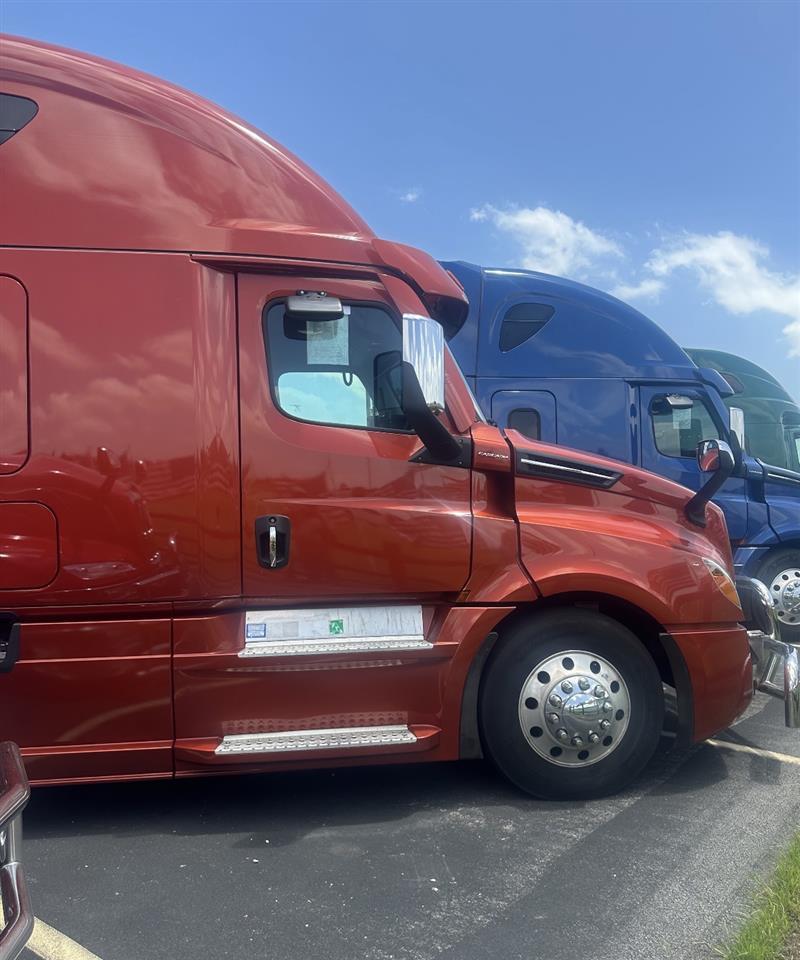 2023 Freightliner Cascadia