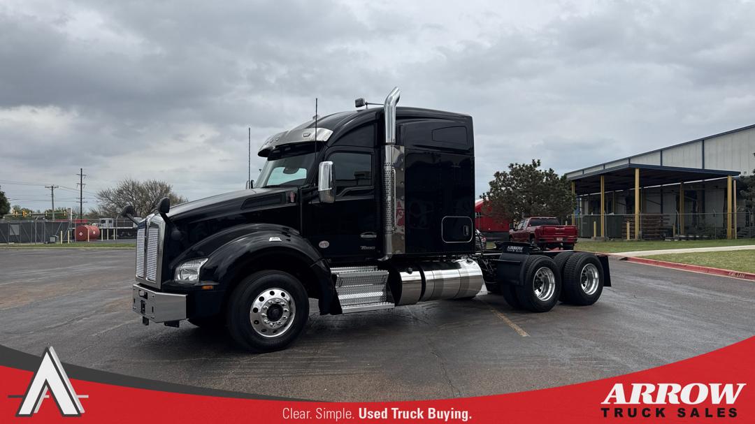 2023 Kenworth T880