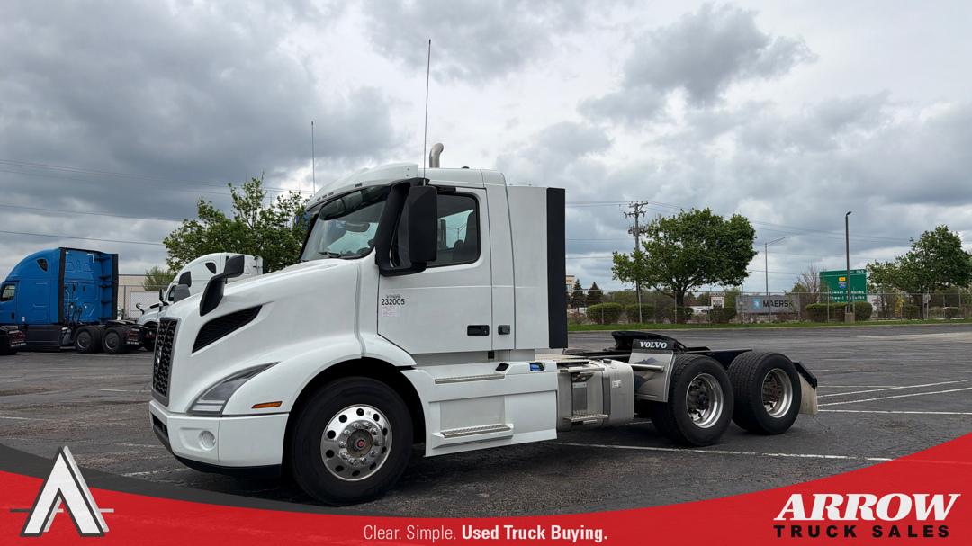 2023 Volvo VOLVO VNR64T DAY CAB