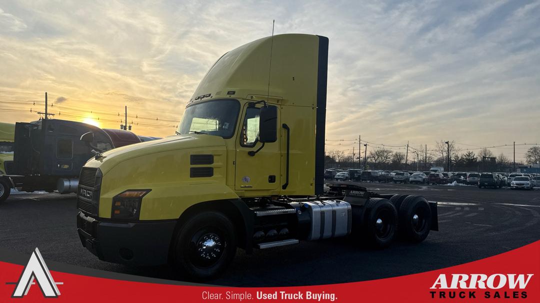 2022 Mack AN64T
