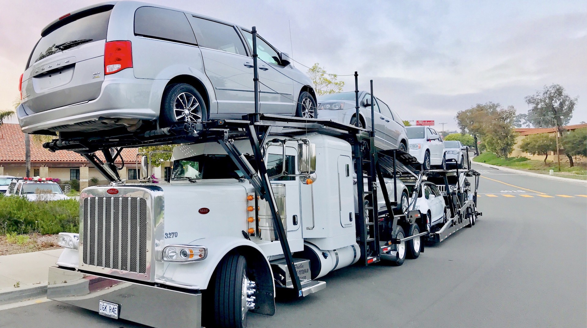 car carrier auto transport truck filled with cars